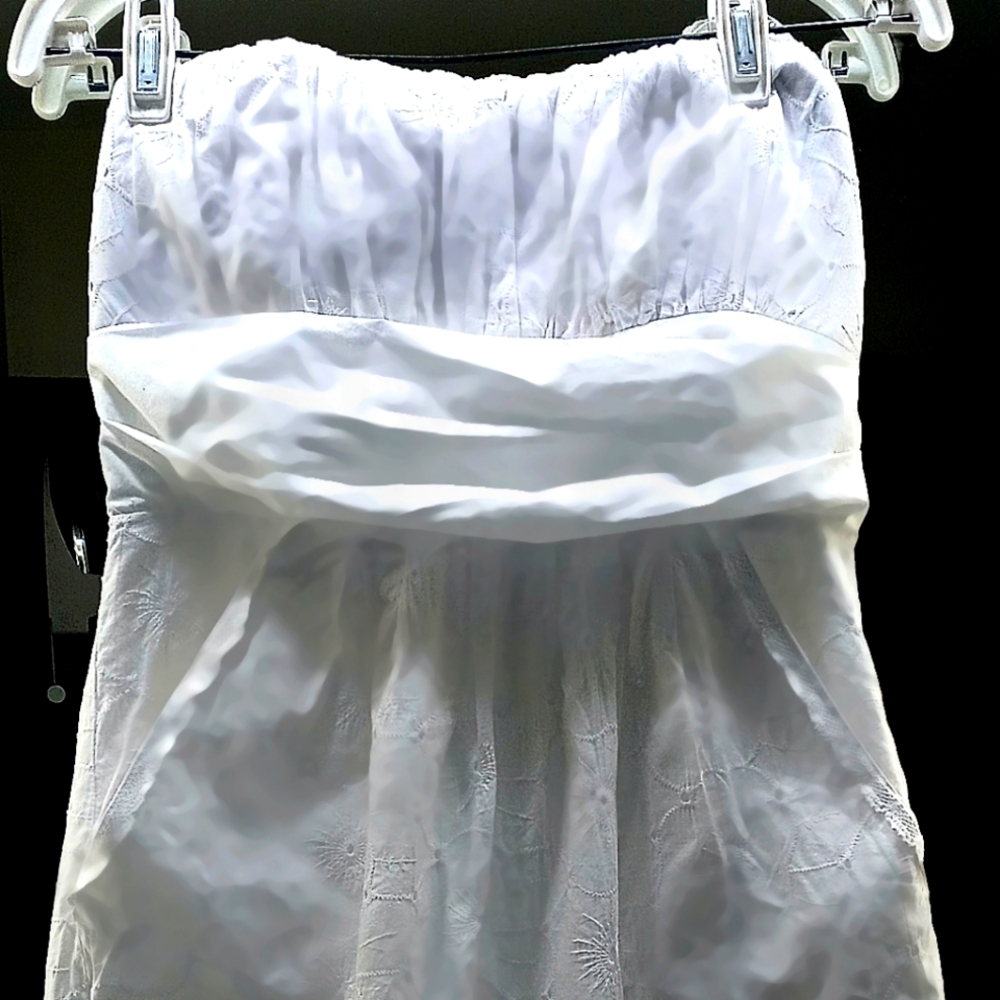 White flower strapless dress